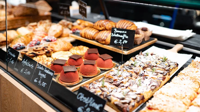 Anne's Bountiful Bakery   photo 8 - Anaheim, California